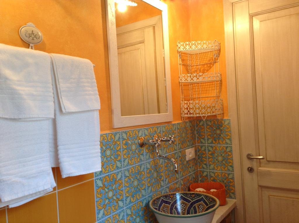 Affittacamere Le Figarole Ameglia Habitación foto